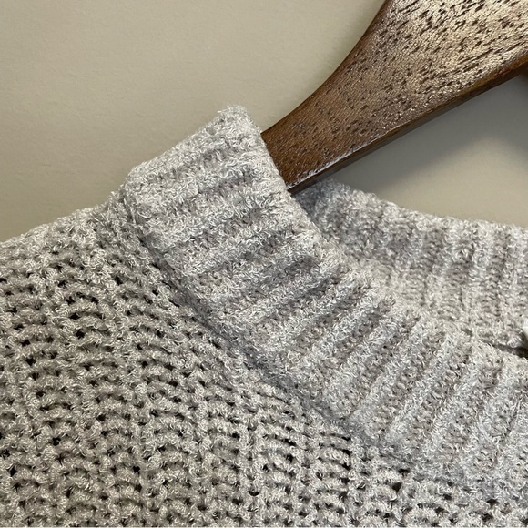 Wilfred Aritzia Beige Essentials Chenille Crew Neck Sweater Women’s XS - Picture 2 of 8